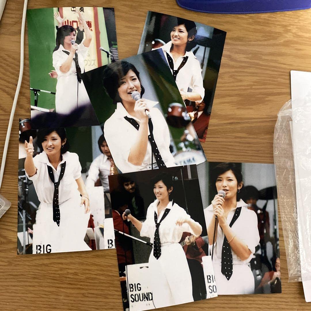 Amazon.co.jp: 山口百恵さん屋外コンサート写真6枚セット にいがたの